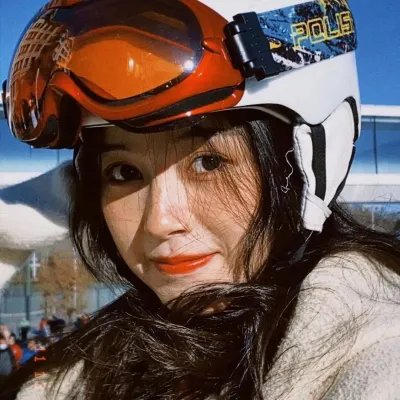 院子里的女人